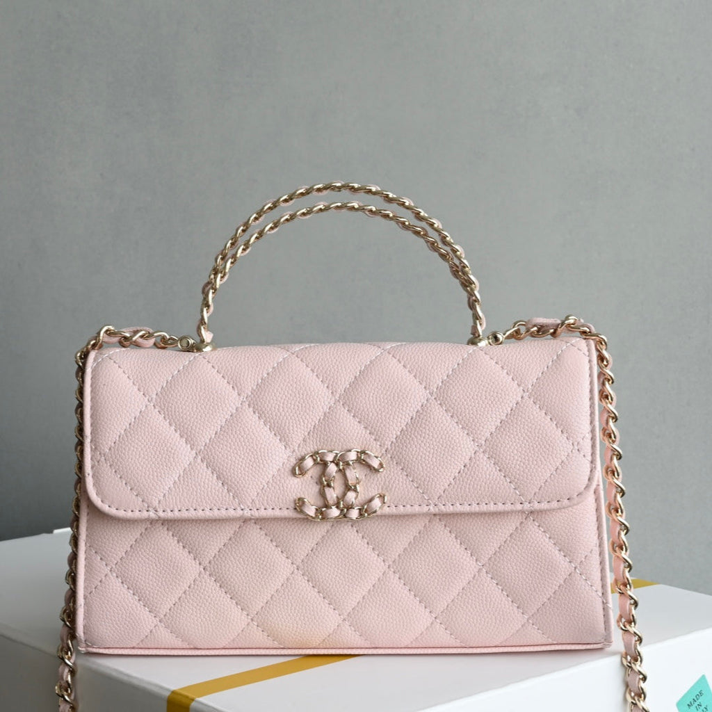 Chanel 25S Kelly 18 cm in Light Pink Lambskin Bag