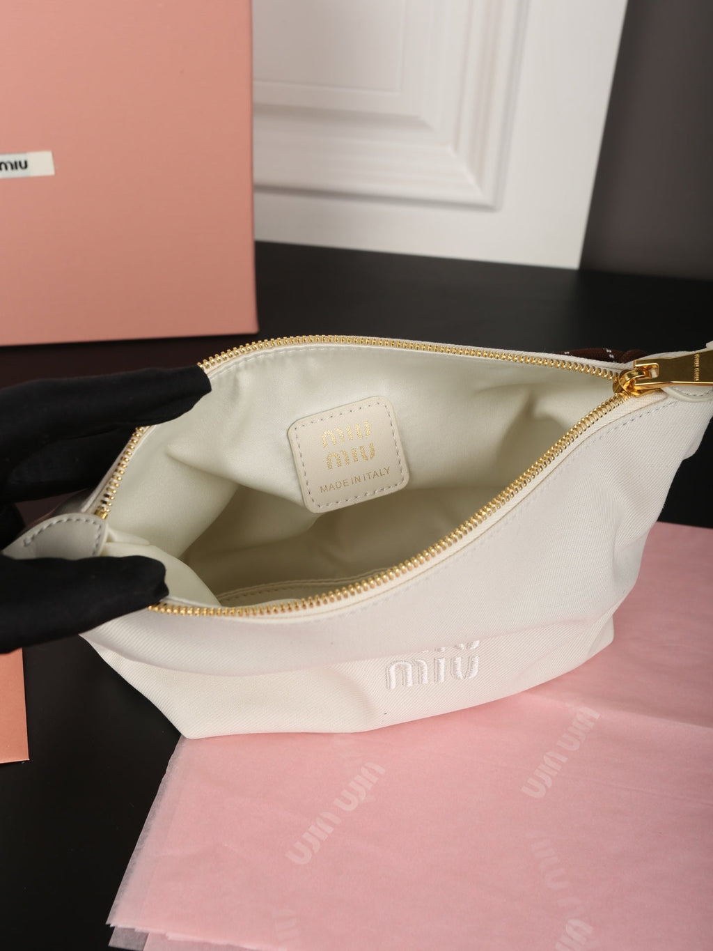 Chain Shoulder Bag 18 in White Fabric Gold Hardware