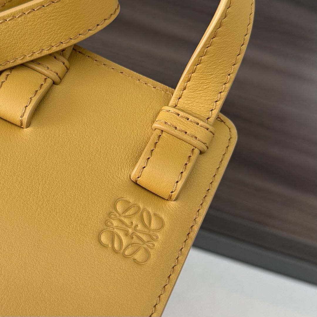 Loewe Hammock Slice 25 Bag in Sand Yellow Shiny Calfskin