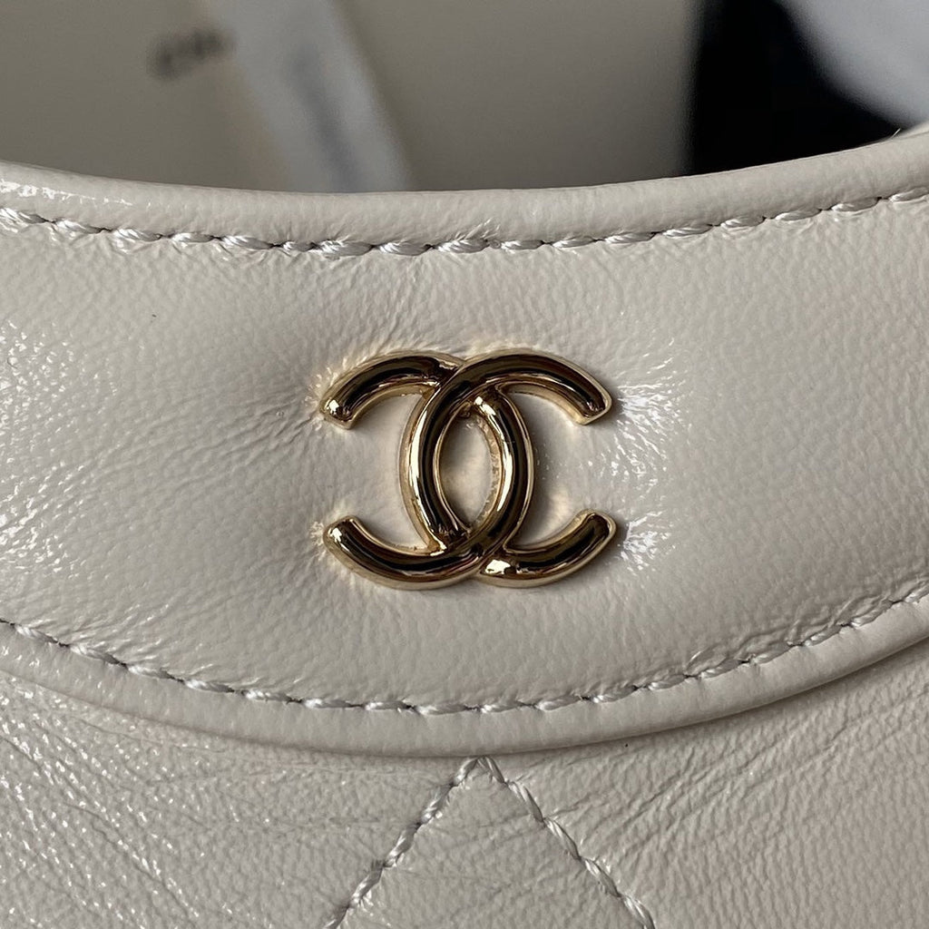 Chanel 25S Top Handle 20 cm in Cream White Lambskin Bag
