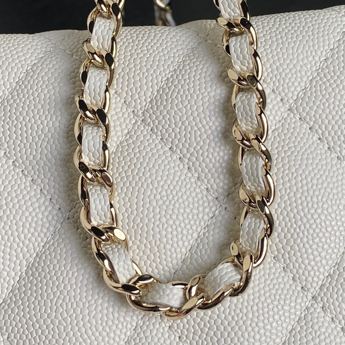 Chanel Hobo Bag 21 in White Grained Calfskin Gold Hardware