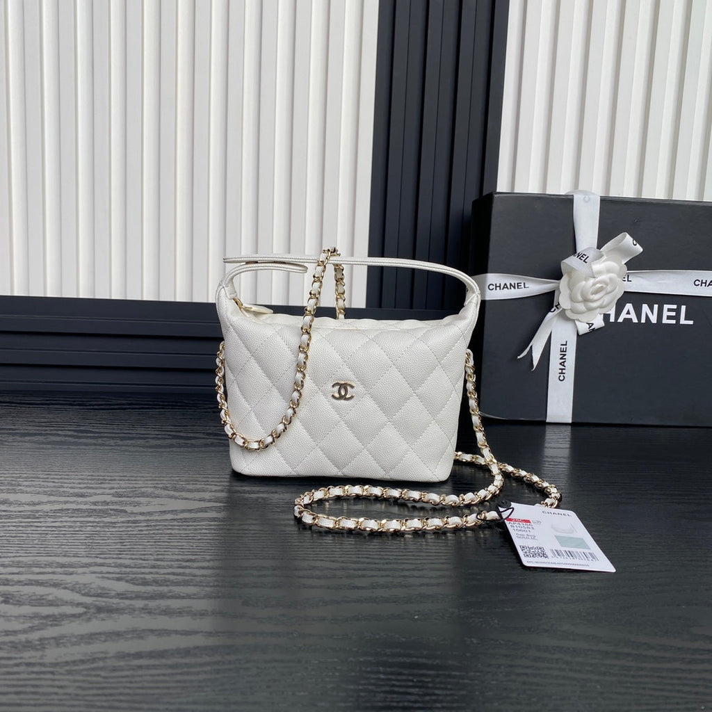 Chanel Hobo Bag 21 in White Grained Calfskin Gold Hardware