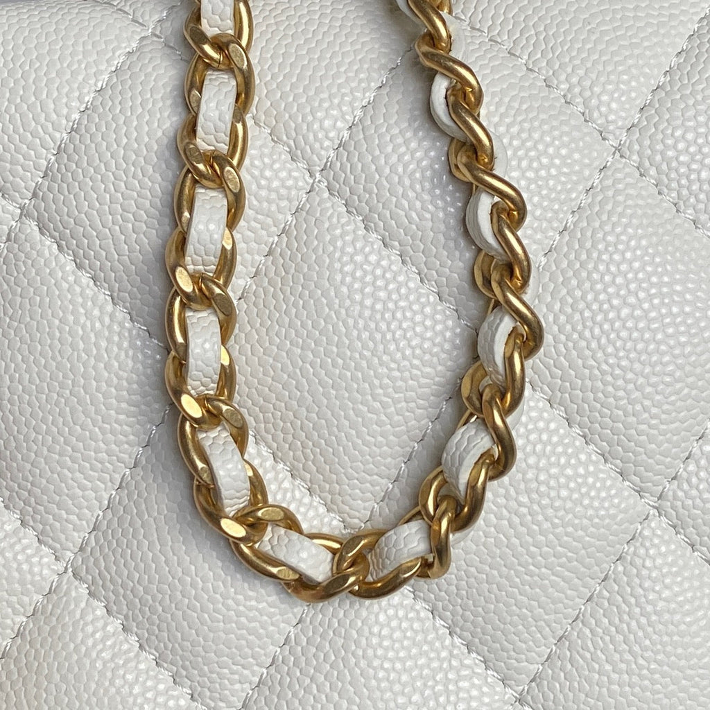 Chanel 25S Hobo Bag 22 in White Caviar Leather