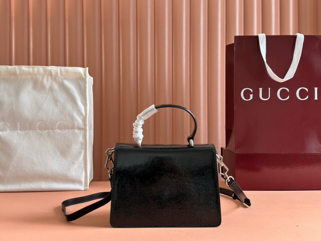 Gucci Dionysus Medium Shoulder Bag 22 in Black Glossy Lambskin
