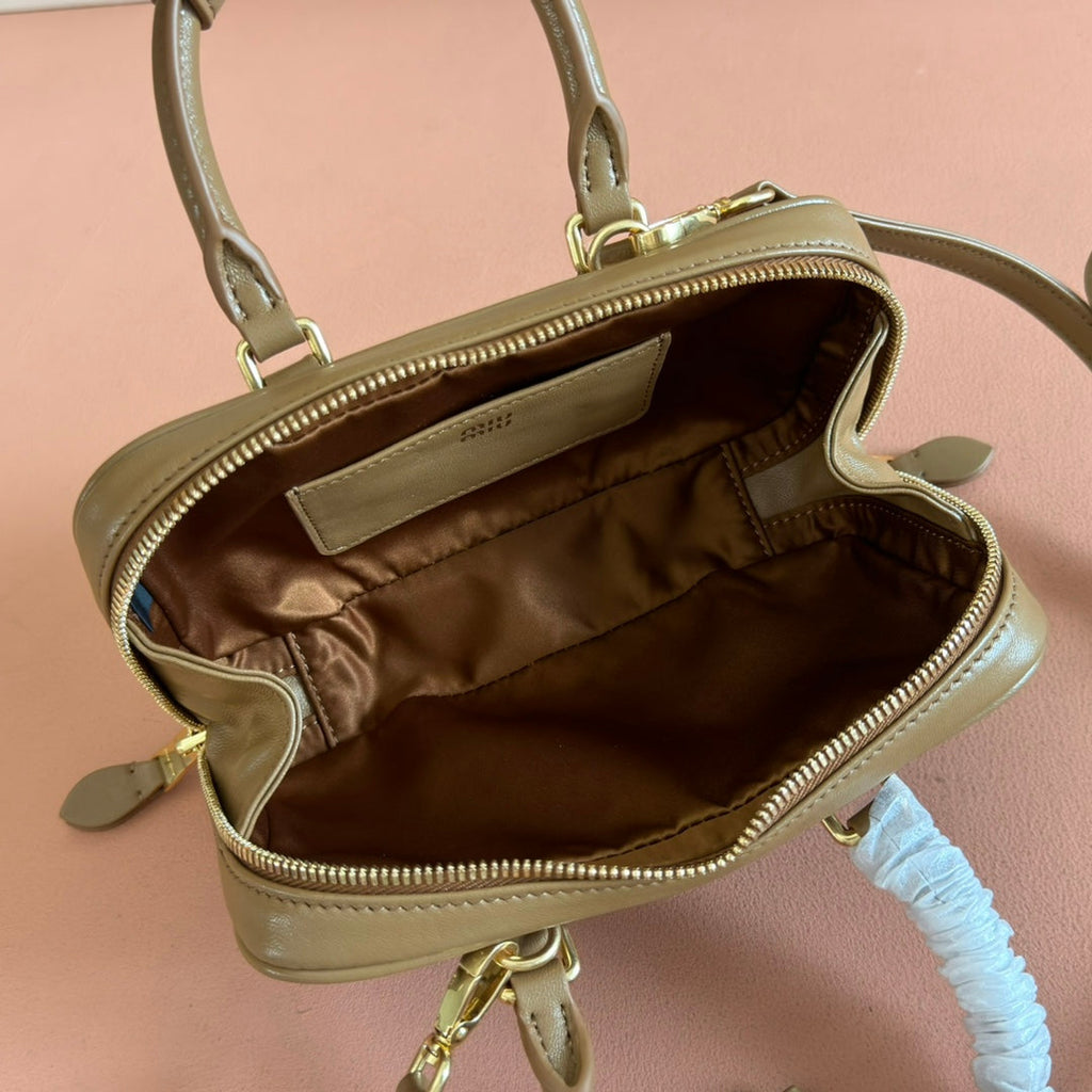 Arcadie Mini Bag 19 Caramel in Matelassé Nappa Leather