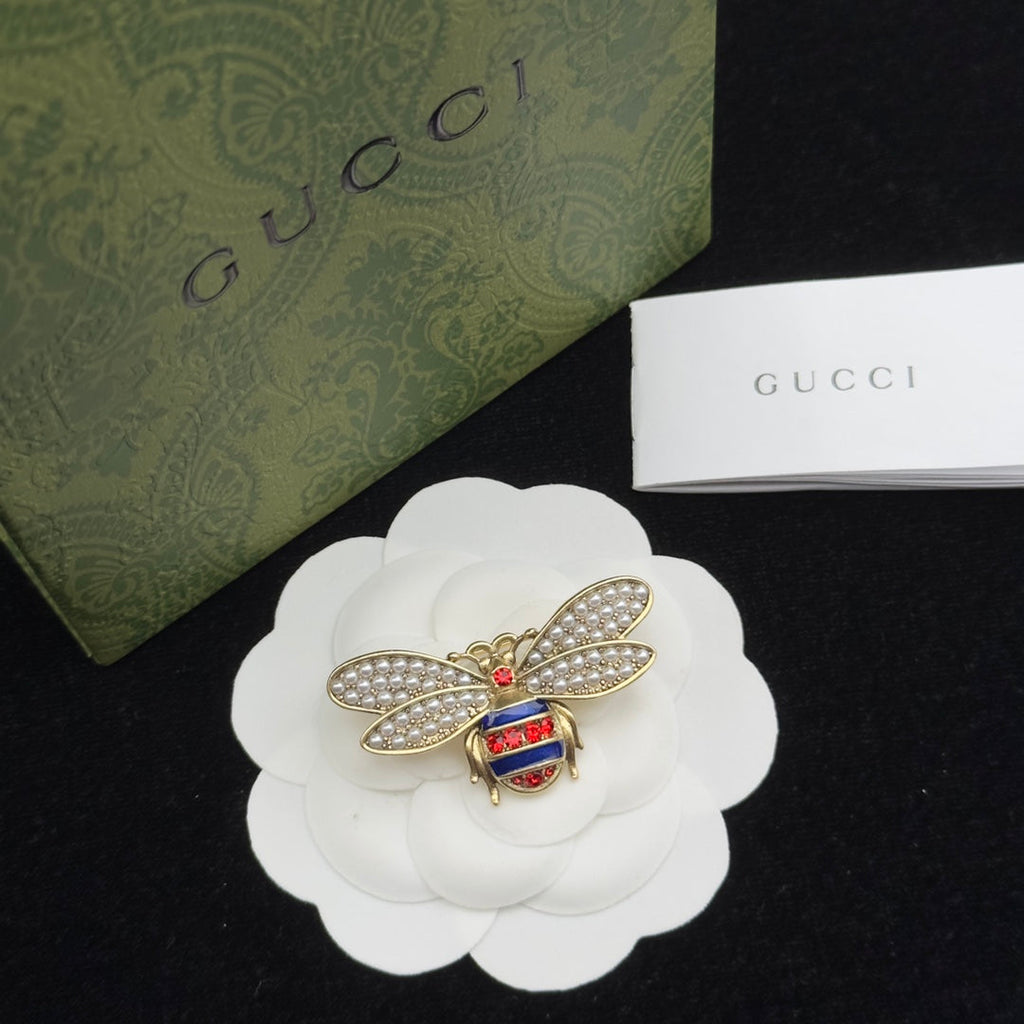 Gucci Brooch Gold 184041