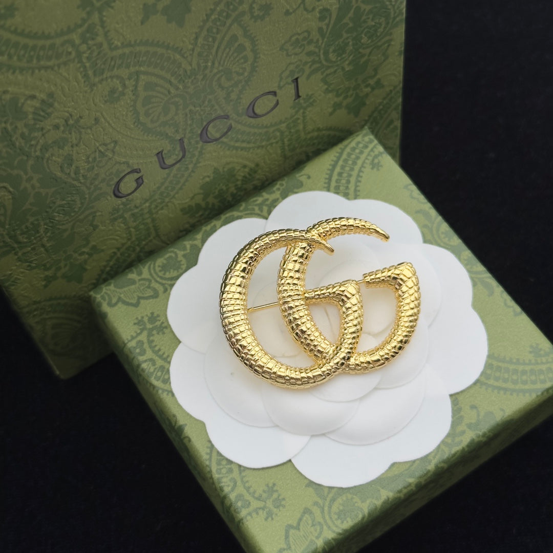 Gucci Brooch Gold 184399