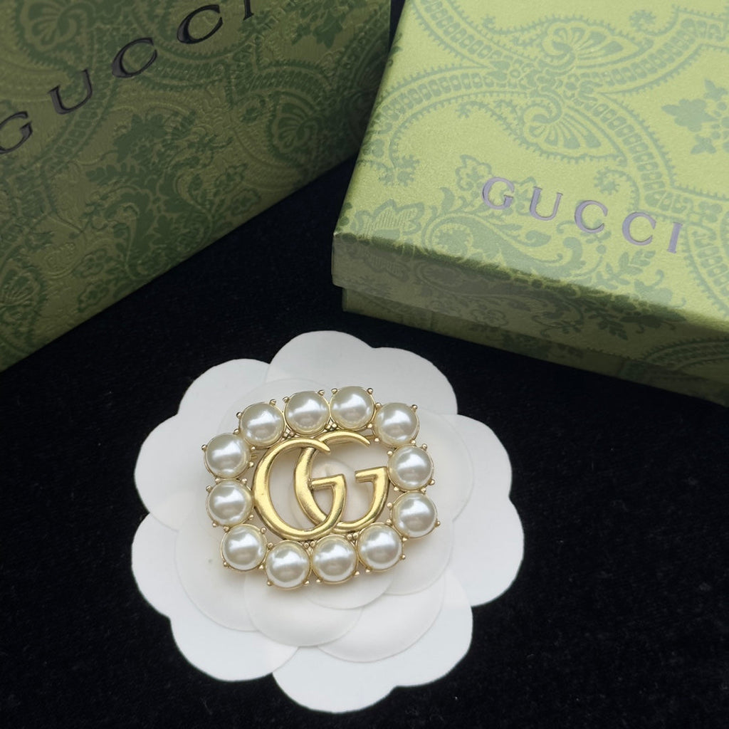 Gucci Brooch Gold 184409