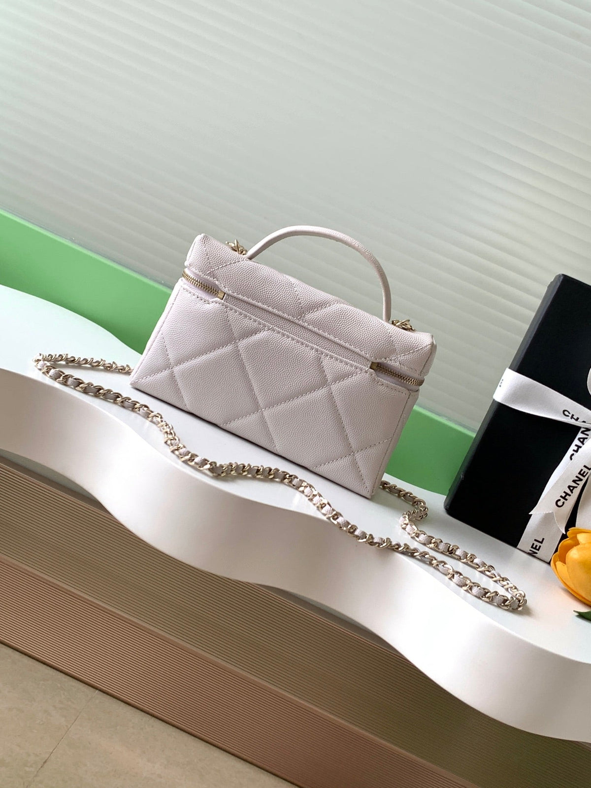 Chanel 25S Vanity Bag 19.5 cm in Light Beige Lambskin