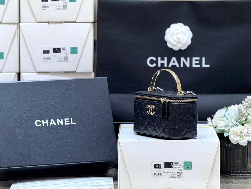 Chanel 25S Coco Crush 17 in Black Calfskin Gold Hardware Bag