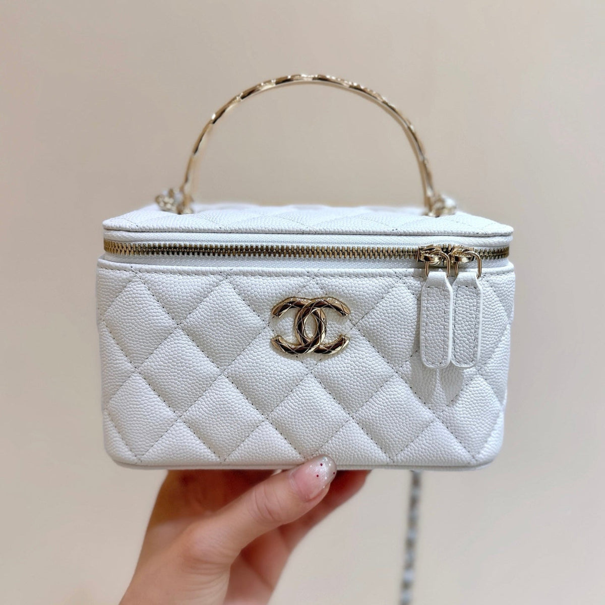 Chanel 25S Coco Crush 17 in White Calfskin Gold Hardware Bag