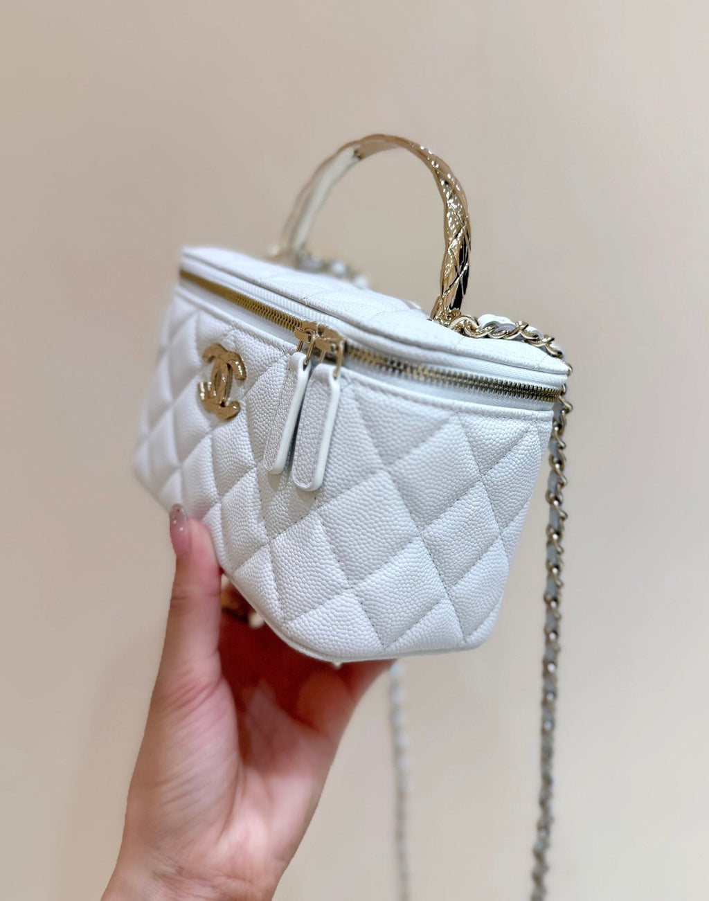 Chanel 25S Coco Crush 17 in White Calfskin Gold Hardware Bag