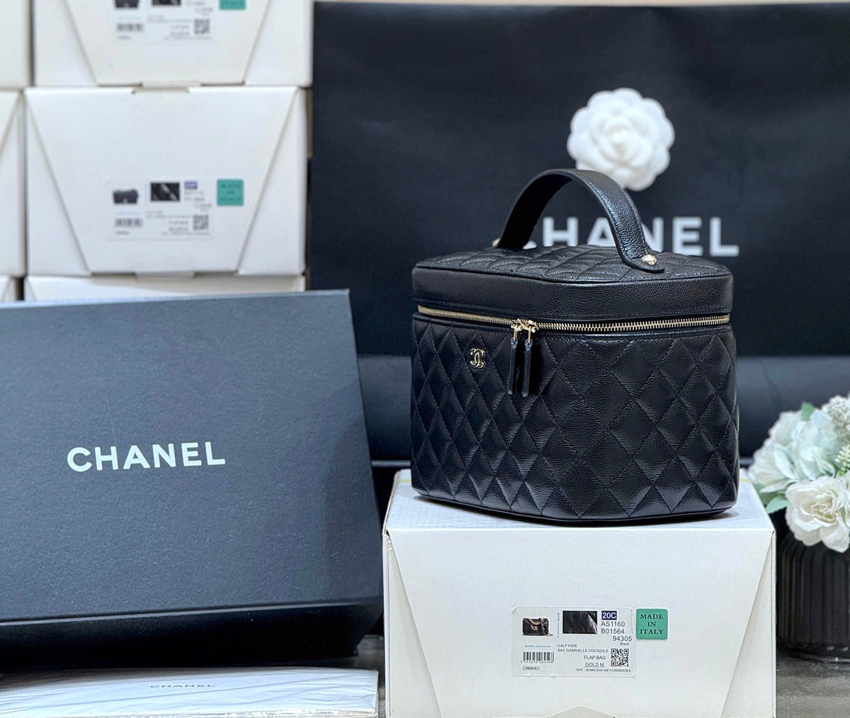 Chanel 25S Vanity Top Handle Case 21 in Black Calfskin Bag